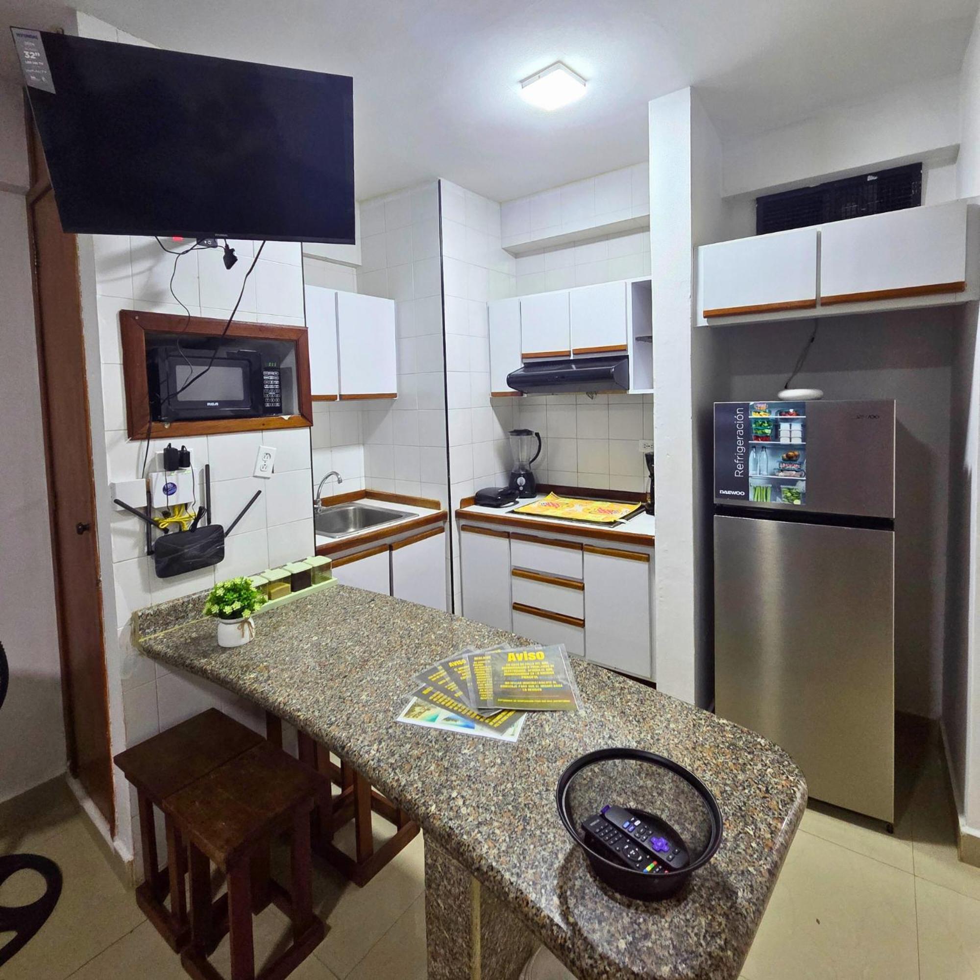 Tucacas, Frente Al Mar, Balcon, Piscina Y Playa Privada Apartment Ngoại thất bức ảnh
