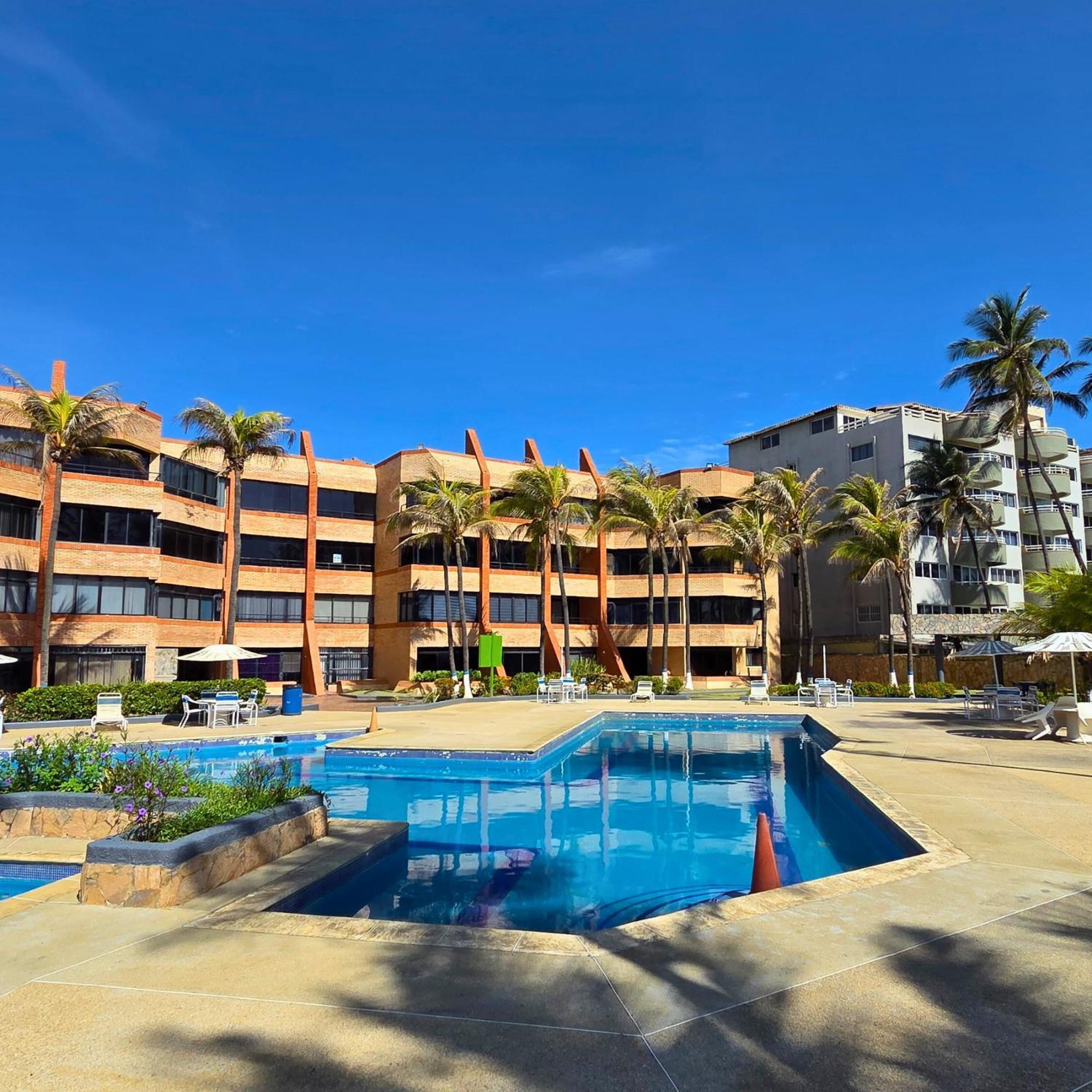 Tucacas, Frente Al Mar, Balcon, Piscina Y Playa Privada Apartment Ngoại thất bức ảnh