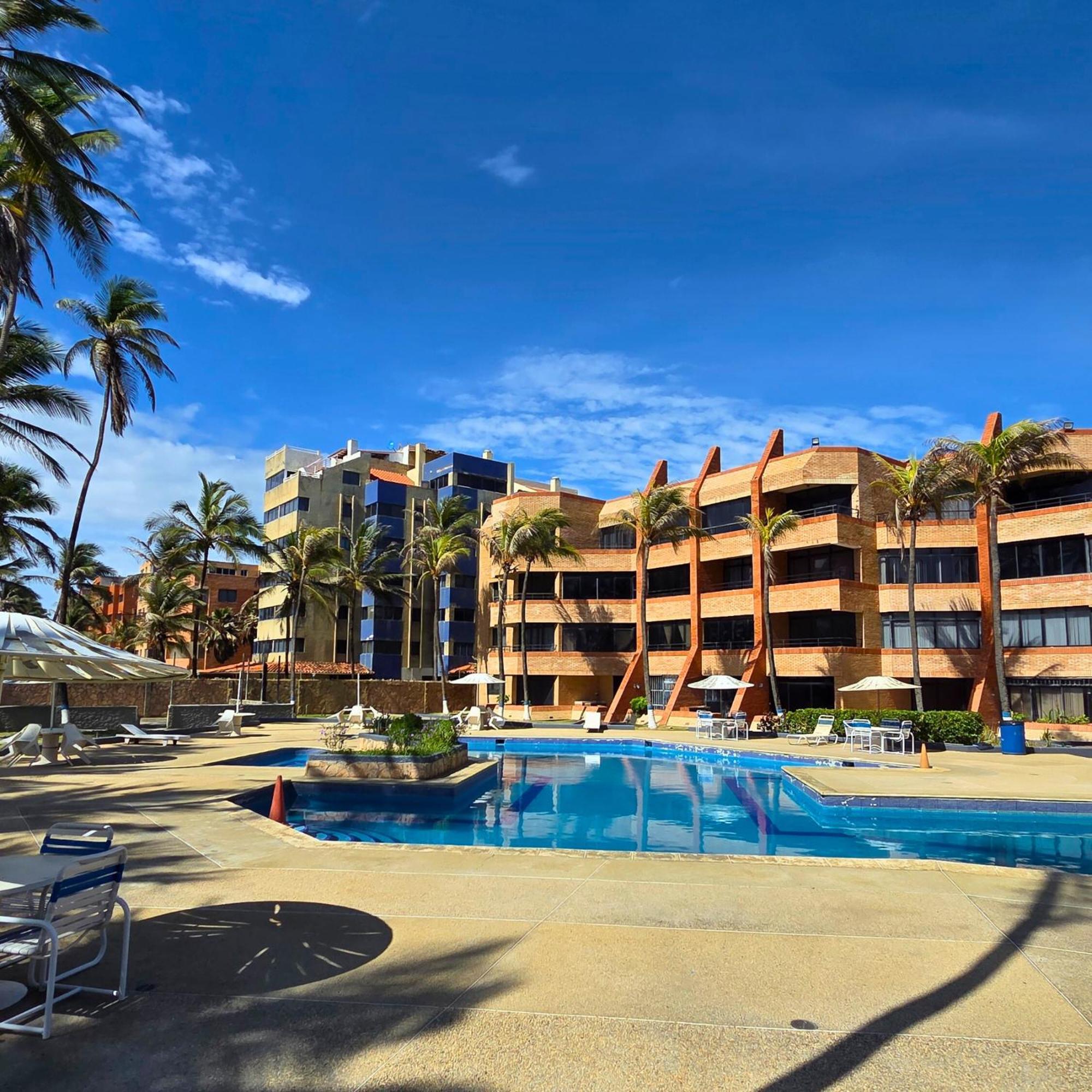 Tucacas, Frente Al Mar, Balcon, Piscina Y Playa Privada Apartment Ngoại thất bức ảnh