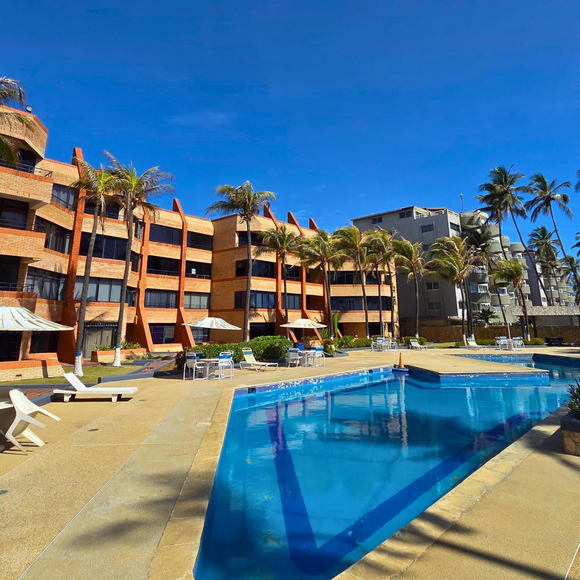 Tucacas, Frente Al Mar, Balcon, Piscina Y Playa Privada Apartment Ngoại thất bức ảnh